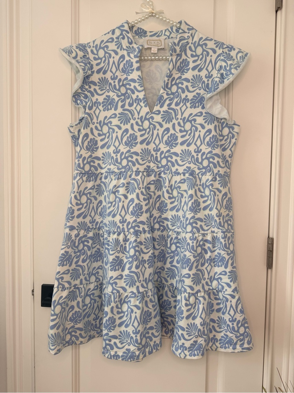 Sail to Sable Blue Floral V-Neck Tiered Dress Women’s Large Grand Millennial